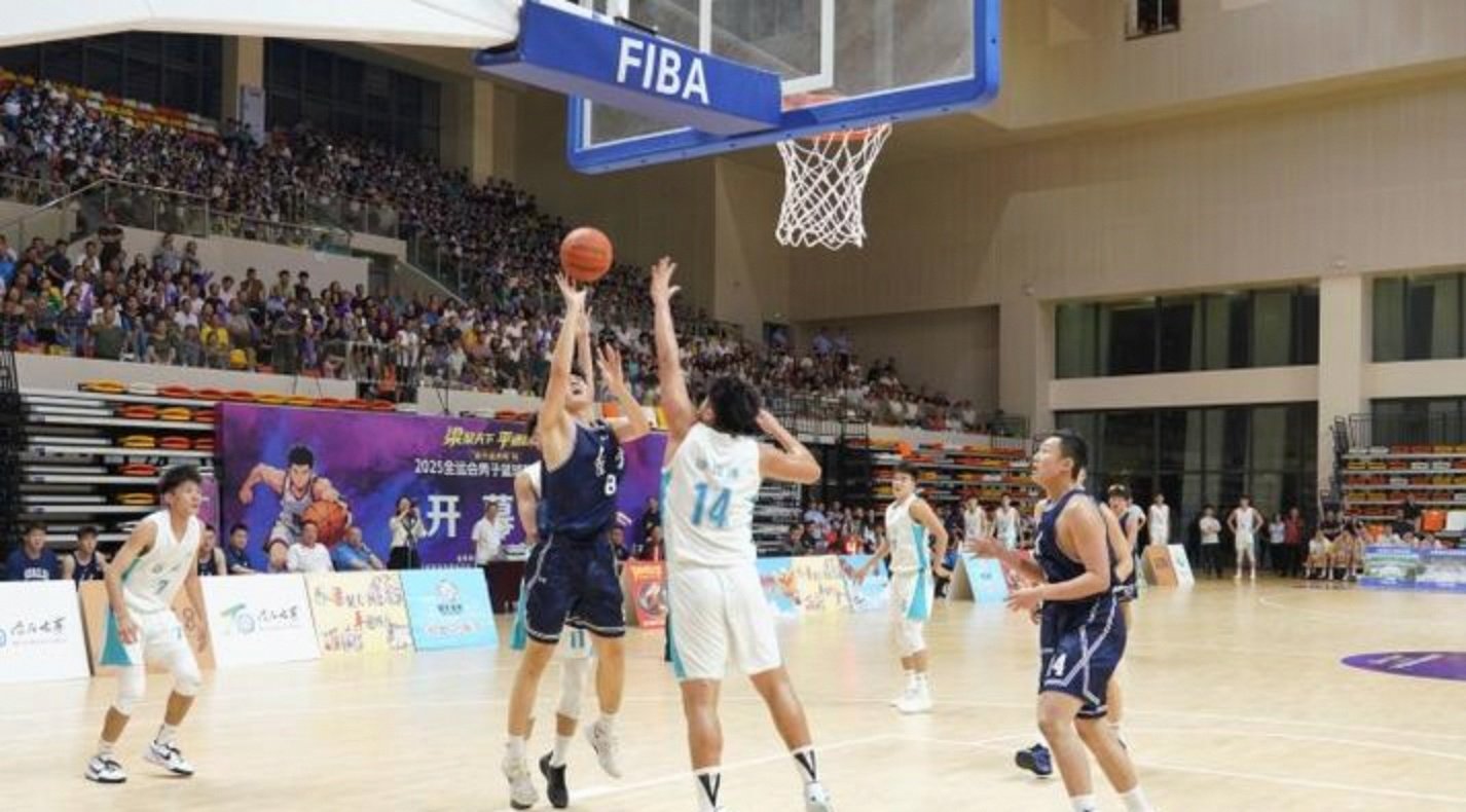 一场备受期待的篮球比赛将会在近期激烈上演出英语 一场备受期待的篮球比赛将会在近期激烈上演出英语